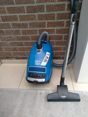 Miele C3- 2200W stofzuiger beschikbaar voor biedingen