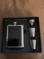 Luxe heupfles met bekers en trechter in originele verpakking, Ophalen of Verzenden, Nieuw
