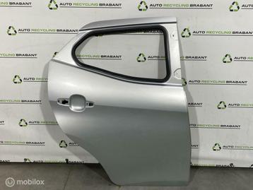 Portier Rechts Achter Toyota Aygo 2 B40 SLIVER 670030H030 beschikbaar voor biedingen