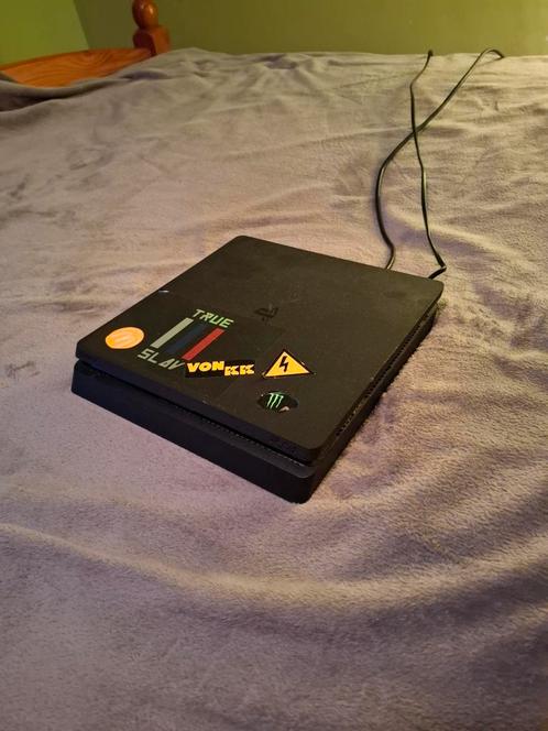 Playstation 4 Slim inc 2 controllers, Games en Spelcomputers, Spelcomputers | Overige, Zo goed als nieuw, Ophalen