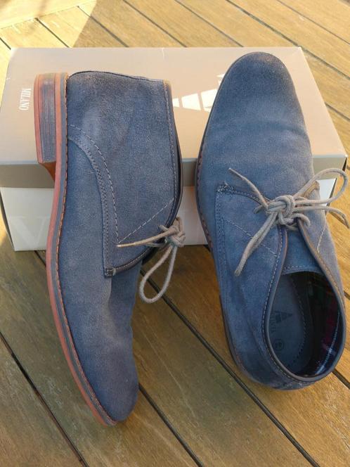Blauw grijze suède schoenen, in desert boots stijl maat 44, Kleding | Heren, Schoenen, Zo goed als nieuw, Boots, Blauw, Verzenden