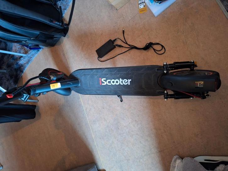 Step iScooter i10!!!, Fietsen en Brommers, Steps, Zo goed als nieuw, Ophalen