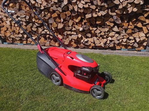 Compacte benzine grasmaaier, Tuin en Terras, Grasmaaiers, Zo goed als nieuw, Benzine-grasmaaier, Cirkelmaaier, Opvangbak, Ophalen