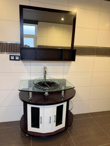 Badmeubel wasbak en spiegel zoals op de foto,geen gebruiksp., Enlèvement, Comme neuf, Lavabo