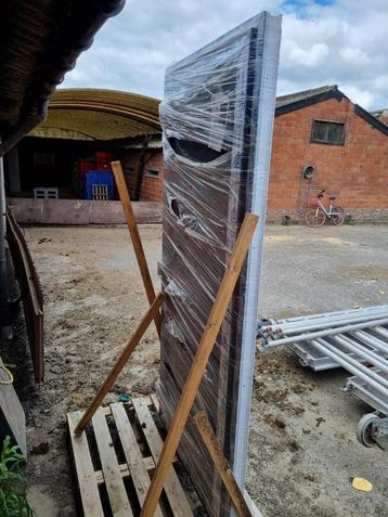 PVC deur beschikbaar voor biedingen
