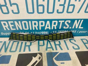 Gril Kia Picanto X Line Grill 2-B8-6795A beschikbaar voor biedingen