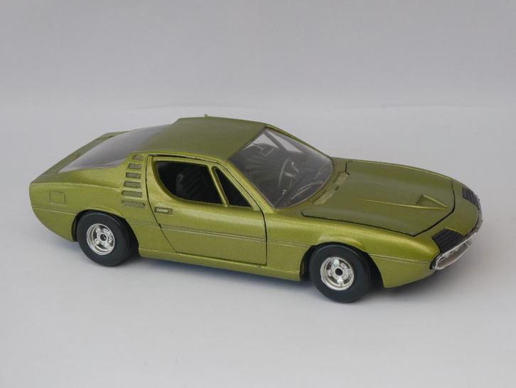 Alfa Romeo Montreal van Polistil 1/25, Hobby en Vrije tijd, Modelauto's | 1:24, Auto, Overige merken, Ophalen