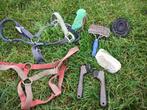 Paarden zweep, halsters, hoefkrabbers en borstels, Ophalen, Gebruikt
