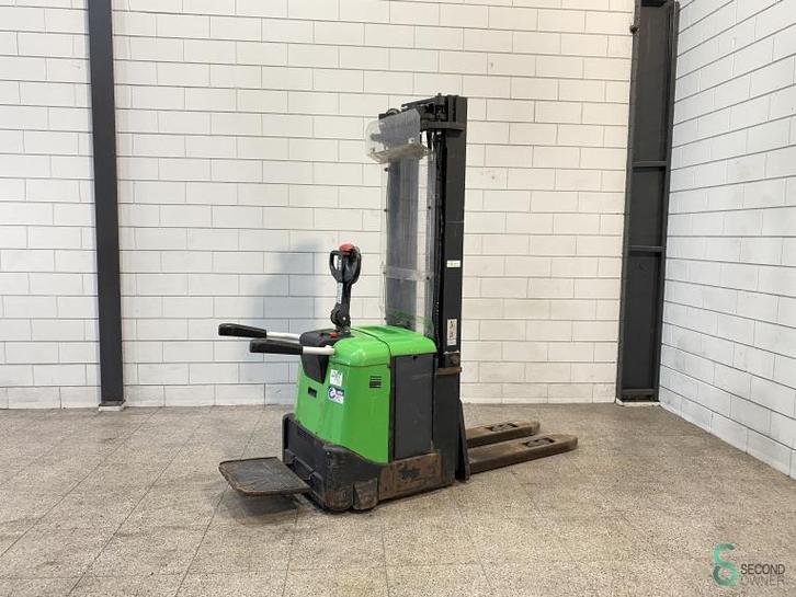 Stapelaars Elektrisch BT SPE160L 2009, Zakelijke goederen, Machines en Bouw | Heftrucks en Intern transport, Stapelaar, Elektrisch