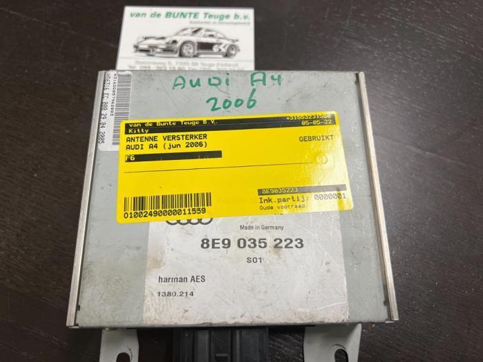 Radio versterker van een Audi A4, Auto-onderdelen, Elektronica en Kabels, Audi, Gebruikt, 3 maanden garantie, Ophalen of Verzenden