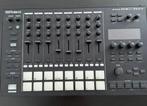 Groovebox/synthétiseur Roland MC 707, Roland, Utilisé, Avec pied, Enlèvement ou Envoi