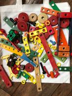 Jeu de vis en bois et plastique (50+ pièces), Enfants & Bébés, Jouets | Blocs de construction, Enlèvement, Utilisé