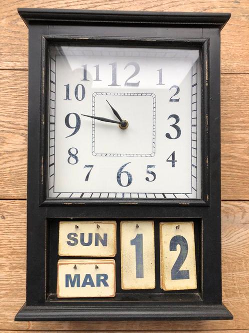 Horloge vintage avec indication de la date, Maison & Meubles, Accessoires pour la Maison | Horloges, Utilisé, Horloge sur pied