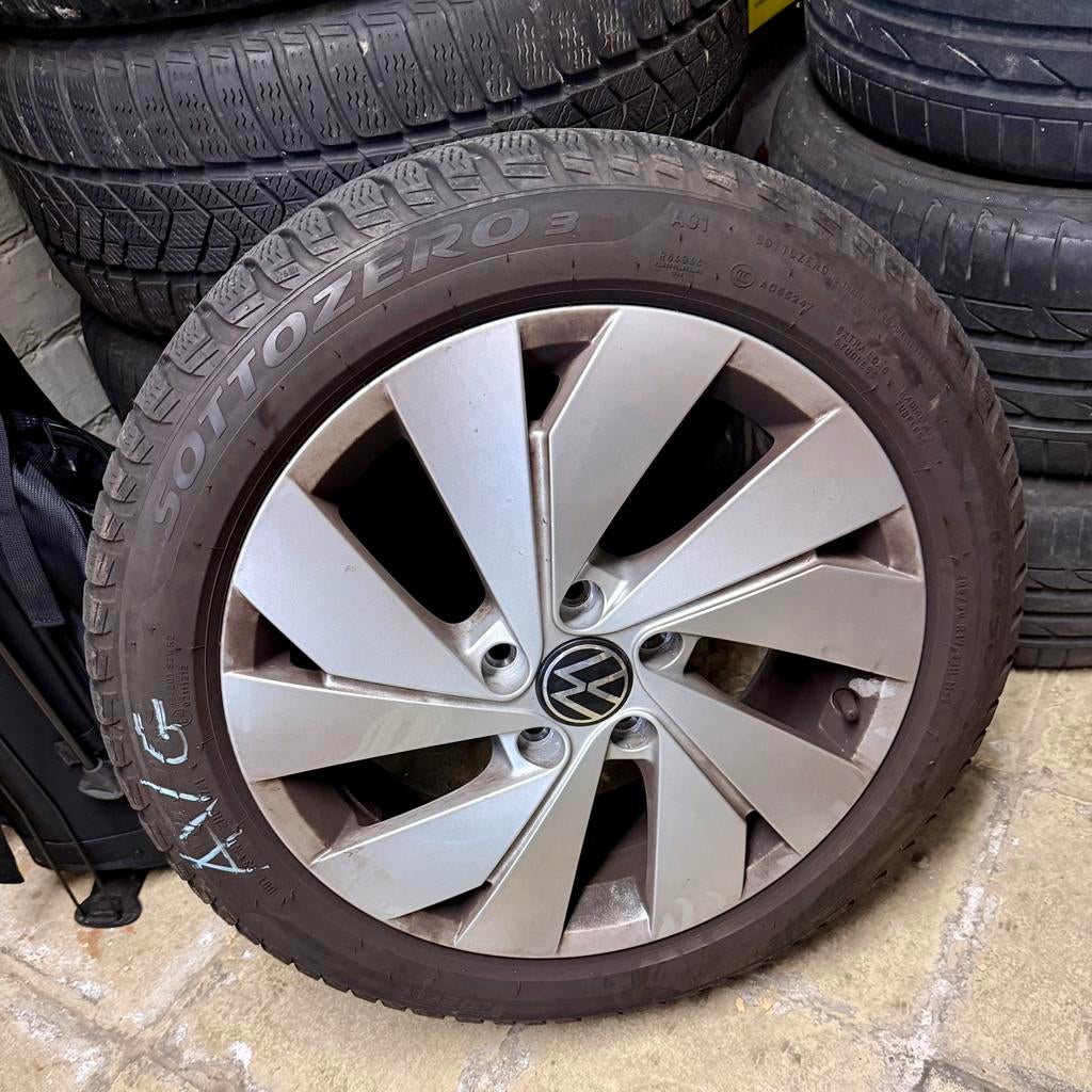 Set VW-velgen en winterbanden voor Golf VIII/VII, Auto-onderdelen, Banden en Velgen, Band(en), Winterbanden, 17 inch, Ophalen