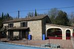 Location dans le Gard, 6-8 personnes avec piscine privée, In bos, Dorp, 4 of meer slaapkamers, 6 personen