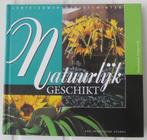 Natuurlijk Geschikt - boek - Bloemsierkunst, Verzenden, Zo goed als nieuw, Standaard uitgeverij, Overige onderwerpen