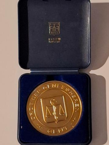 Médaille d'or : Ordre des médecins, Envoi