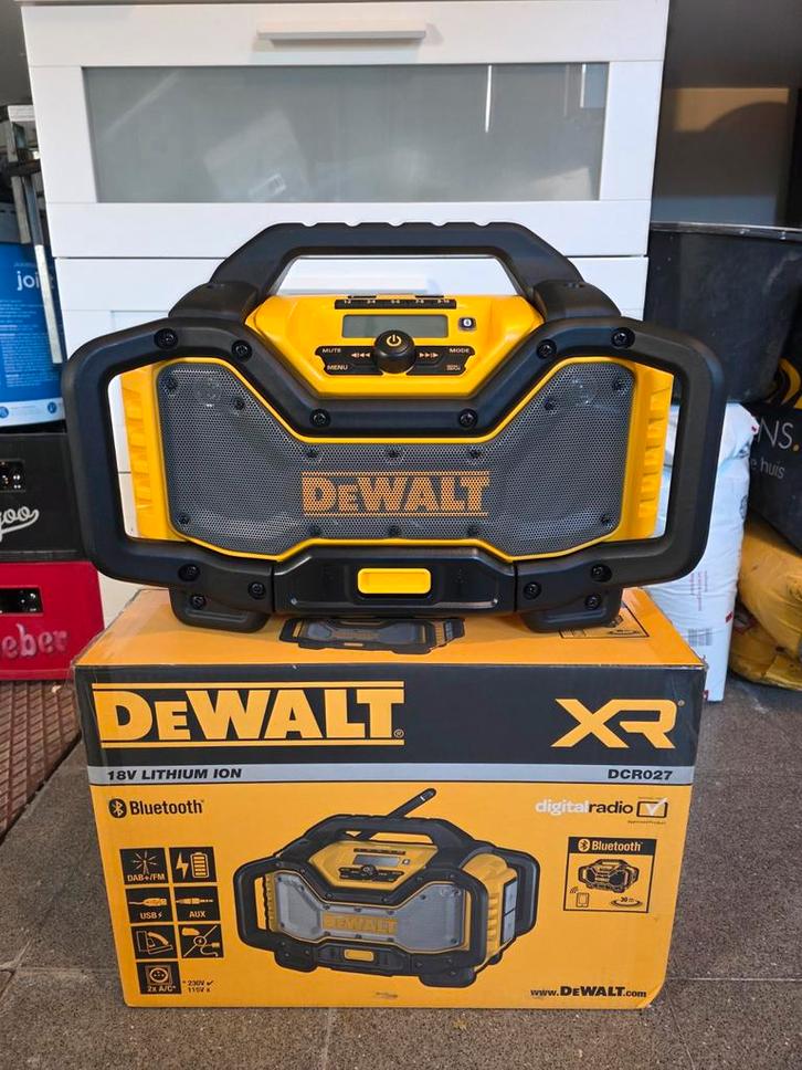 Dewalt radio/lader, Bricolage & Construction, Outillage | Pièces de machine & Accessoires, Enlèvement