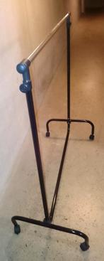 Étagère à vêtements, Enlèvement