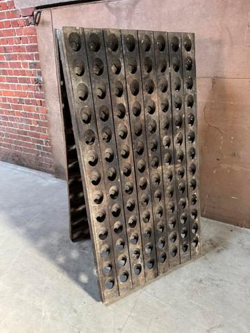 Champagne-wijn druiprekken pupitres beschikbaar voor biedingen