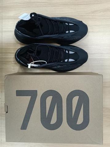 Yeezys 700 v3 noire, Neuf, Bottes, Adidas, Noir