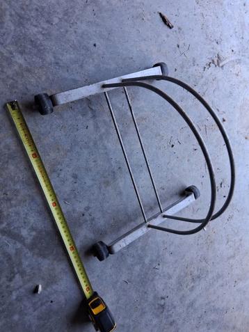 Fietssteun op wieltjes beschikbaar voor biedingen