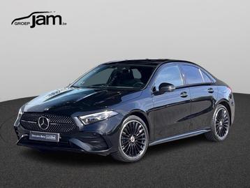 Mercedes-Benz A 250 e AMG Line, Auto's, 4 deurs, Stof, Gebruikt, Zwart