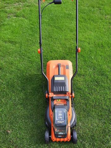 Accu grasmachine (accu niet inbegrepen) beschikbaar voor biedingen