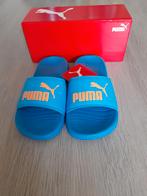 Fel blauwe badslippers Puma 35,5 ( nieuwstaat), Kinderen en Baby's, Kinderkleding | Schoenen en Sokken, Jongen of Meisje, Nieuw