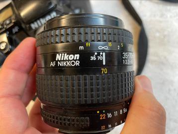 Lens AF-Nikkor 35-70mm - 1 : 3.3 - 4.5 + toestel Nikon F-601