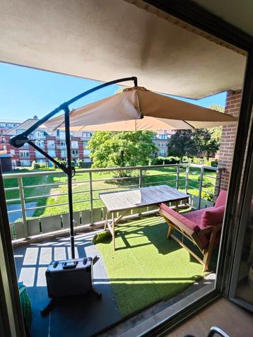 Parasol voor terras of tuin beschikbaar voor biedingen