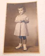 Portrait de petite fille, Collections, Photos & Gravures, Comme neuf, Enlèvement ou Envoi