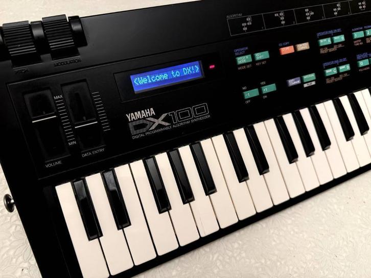 Yamaha DX100 Vintage FM synthesizer 80's, Muziek en Instrumenten, Synthesizers, Yamaha, Met midi-aansluiting, Ophalen