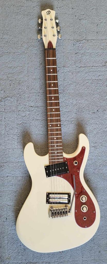 DANELECTRO 64XT, Muziek en Instrumenten, Snaarinstrumenten | Gitaren | Elektrisch, Zo goed als nieuw, Overige merken, Ophalen