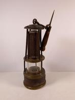 Lampe de mineur avec son piolet murale numérotée 160, Ophalen