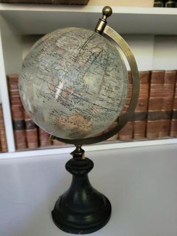 Globe wereldbol 1872 beschikbaar voor biedingen