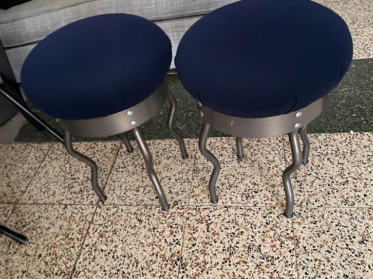 vintage Ikea 'Uri' kruk 2 stuks perfecte staat, Huis en Inrichting, Stoelen, Zo goed als nieuw, Metaal, Grijs, Ophalen