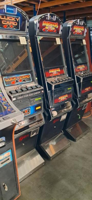 Gokkasten met verschillende games  beschikbaar voor biedingen