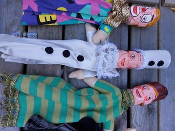 Vintage handgemaakte houten handpoppen beschikbaar voor biedingen