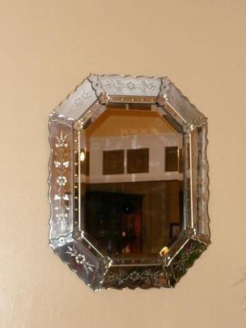 Miroir de Venise beschikbaar voor biedingen