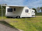 Mooie caravan Beyerland met mover, luifel, rondzit,frans bed, Caravanes & Camping, Caravanes, Beyerland, Jusqu'à 4, Roue de secours