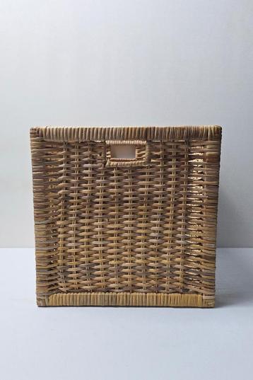 2 Opbergmanden van rotan - met geïntegreerde handgrepen  beschikbaar voor biedingen