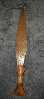 Afrikaanse dolk, Ophalen