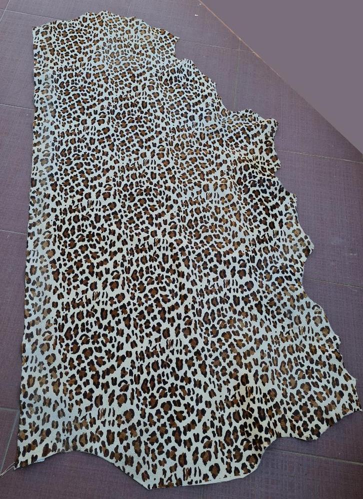 Lederhuid luipaard print - handbag quality, Hobby en Vrije tijd, Stoffen en Lappen, Zo goed als nieuw, Leer of Kunstleer, 30 tot 120 cm