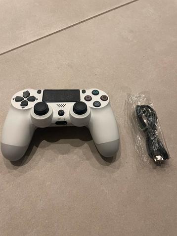 PS4 Controller + charging cable beschikbaar voor biedingen