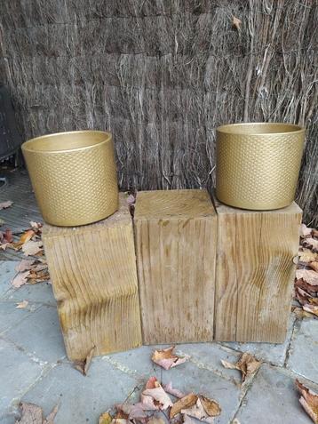 Bloempot goudkleur diam 13cm hoogte 12cm beschikbaar voor biedingen