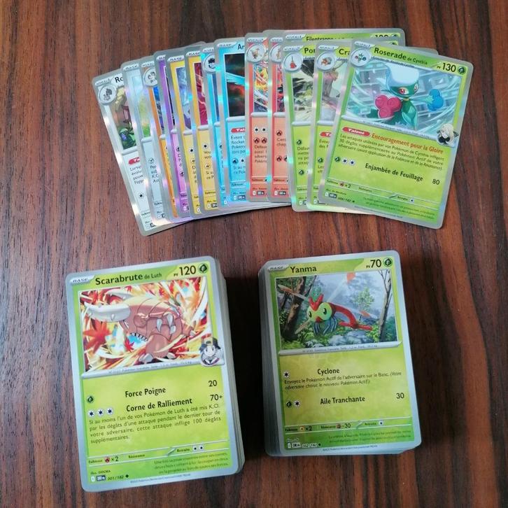 Lot de 198 cartes pokemon EV10 toutes différentes !, Hobby en Vrije tijd, Verzamelkaartspellen | Pokémon, Zo goed als nieuw, Losse kaart