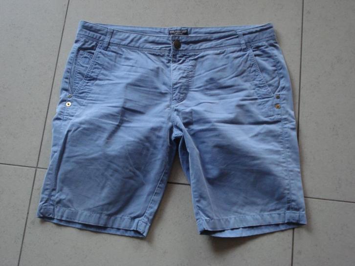 River Woods blauwe short, heren/jongens. mt 44, Kleding | Heren, Broeken en Pantalons, Gedragen, Blauw, Ophalen of Verzenden