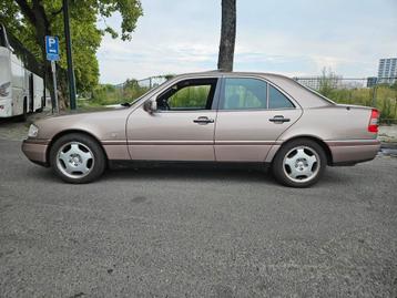 Mercedes C250 Oldtimer beschikbaar voor biedingen