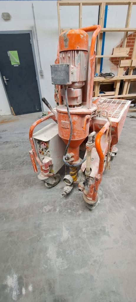 Machine à projeter PFT G4X, Zakelijke goederen, Machines en Bouw | Pompen en Compressoren, Ophalen